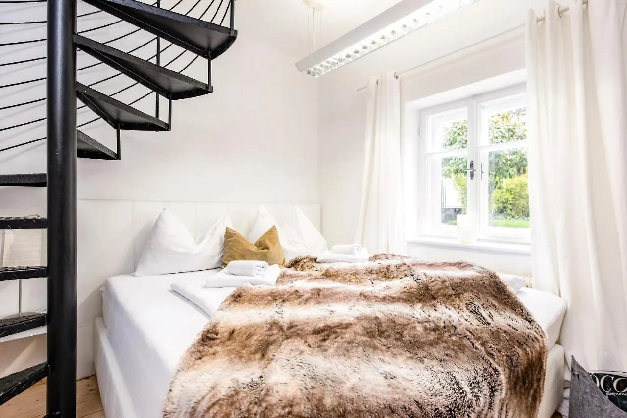Family Wellhouse Green Garden Direct In Salzburg, Sunny Big Garden, Up To 16 Pax, Bikes For Free, Bbq, Sunbeds, Parking For Free, 15 Min Sound Of Music 0*, Salisburgo Austria