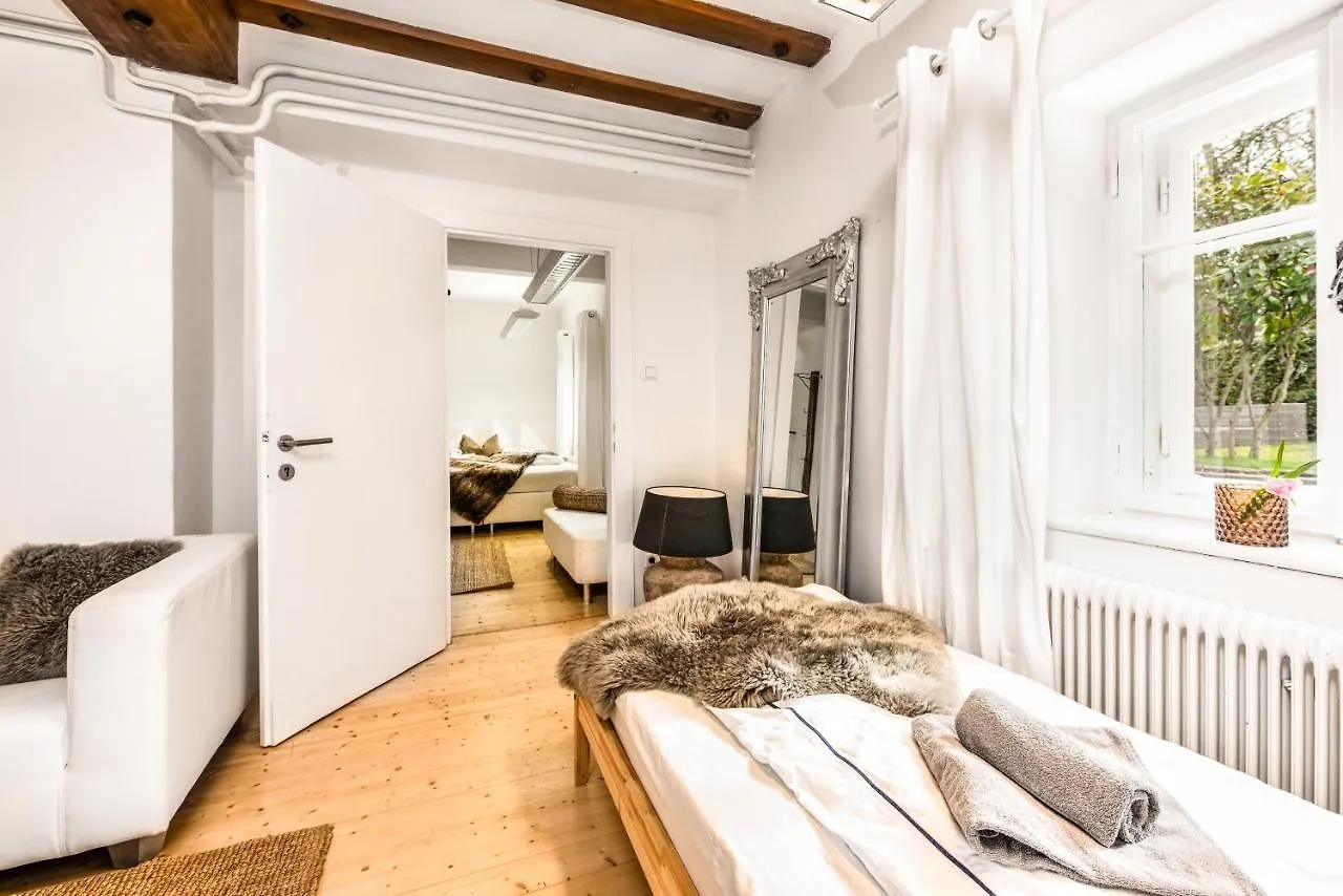 Family Wellhouse Green Garden Direct In Salzburg, Sunny Big Garden, Up To 16 Pax, Bikes For Free, Bbq, Sunbeds, Parking For Free, 15 Min Sound Of Music 0*, Salisburgo Austria