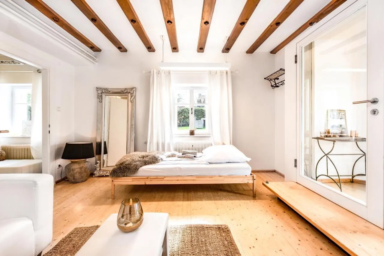 Villa Family Wellhouse Green Garden Direct In Salzburg, Sunny Big Garden, Up To 16 Pax, Bikes For Free, Bbq, Sunbeds, Parking For Free, 15 Min Sound Of Music Austria
