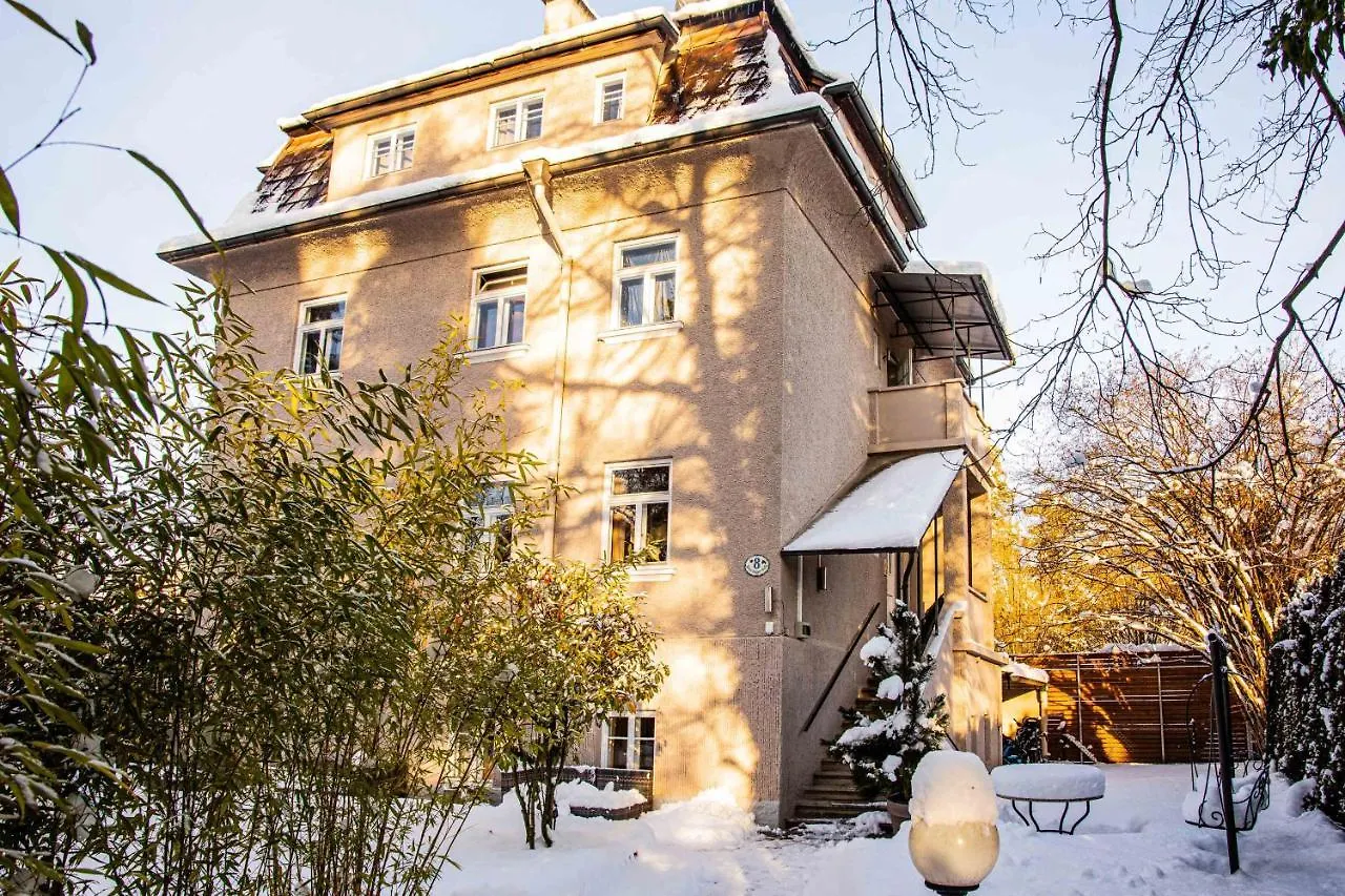 Family Wellhouse Green Garden Direct In Salzburg, Sunny Big Garden, Up To 16 Pax, Bikes For Free, Bbq, Sunbeds, Parking For Free, 15 Min Sound Of Music