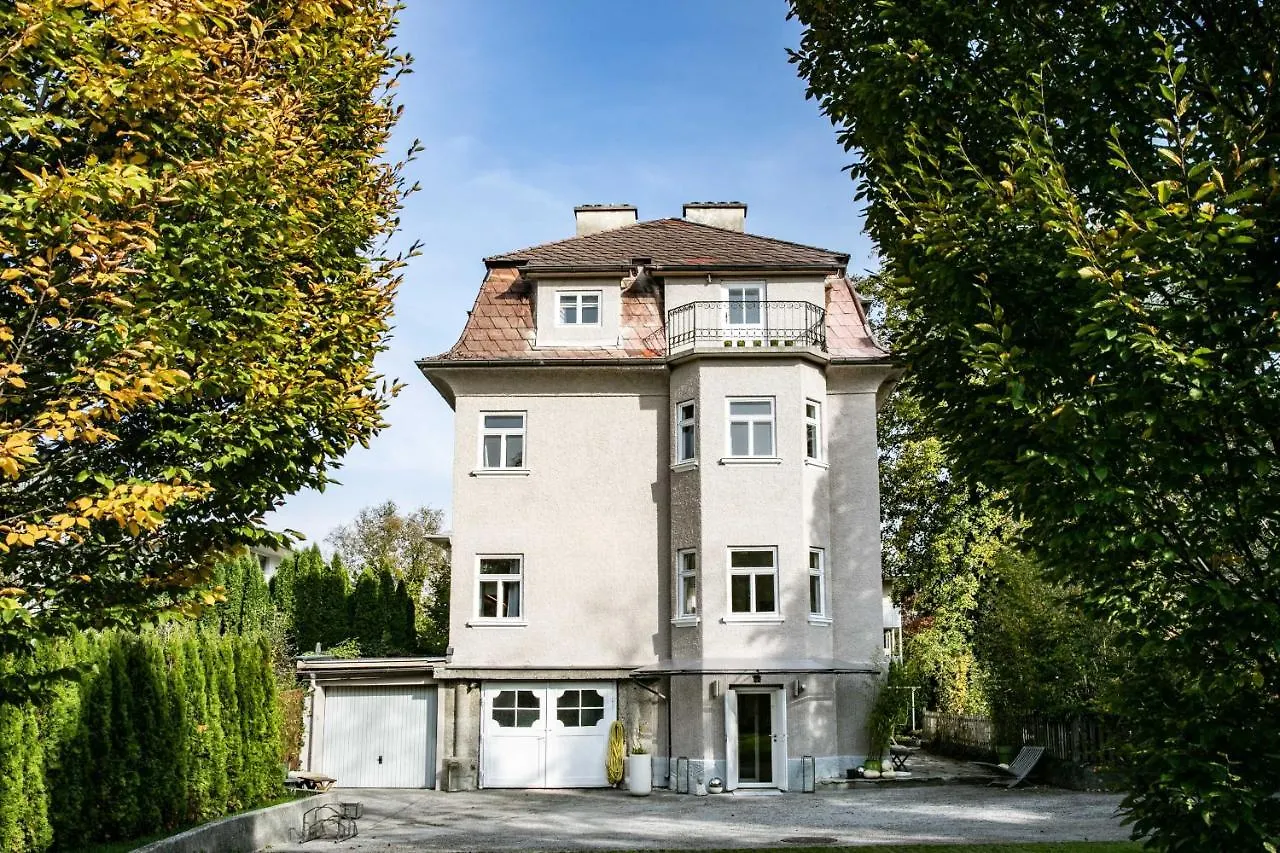 Family Wellhouse Green Garden Direct In Salzburg, Sunny Big Garden, Up To 16 Pax, Bikes For Free, Bbq, Sunbeds, Parking For Free, 15 Min Sound Of Music 0*, Salisburgo Austria