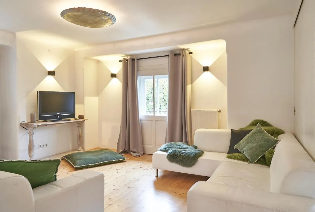 Family Wellhouse Green Garden Direct In Salzburg, Sunny Big Garden, Up To 16 Pax, Bikes For Free, Bbq, Sunbeds, Parking For Free, 15 Min Sound Of Music Villa Salisburgo