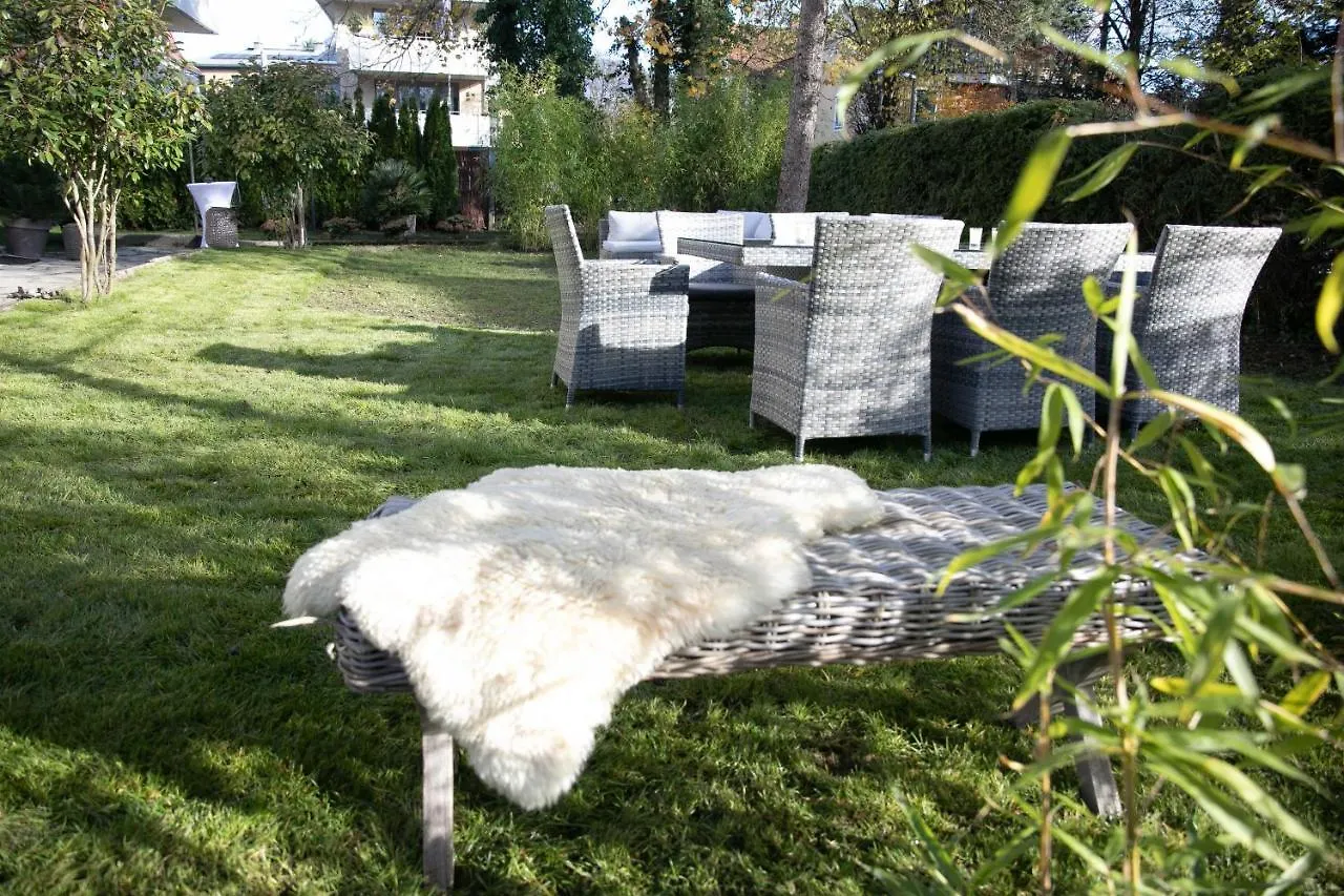 Family Wellhouse Green Garden Direct In Salzburg, Sunny Big Garden, Up To 16 Pax, Bikes For Free, Bbq, Sunbeds, Parking For Free, 15 Min Sound Of Music Oostenrijk