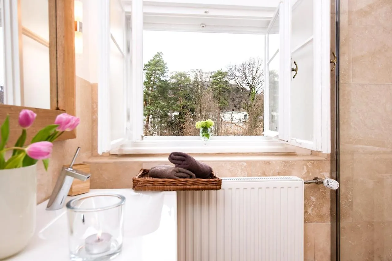 Villa Family Wellhouse Green Garden Direct In Salzburg, Sunny Big Garden, Up To 16 Pax, Bikes For Free, Bbq, Sunbeds, Parking For Free, 15 Min Sound Of Music