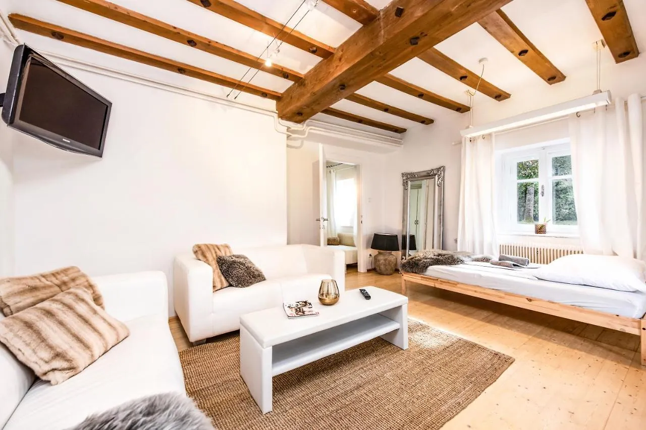Family Wellhouse Green Garden Direct In Salzburg, Sunny Big Garden, Up To 16 Pax, Bikes For Free, Bbq, Sunbeds, Parking For Free, 15 Min Sound Of Music Austria