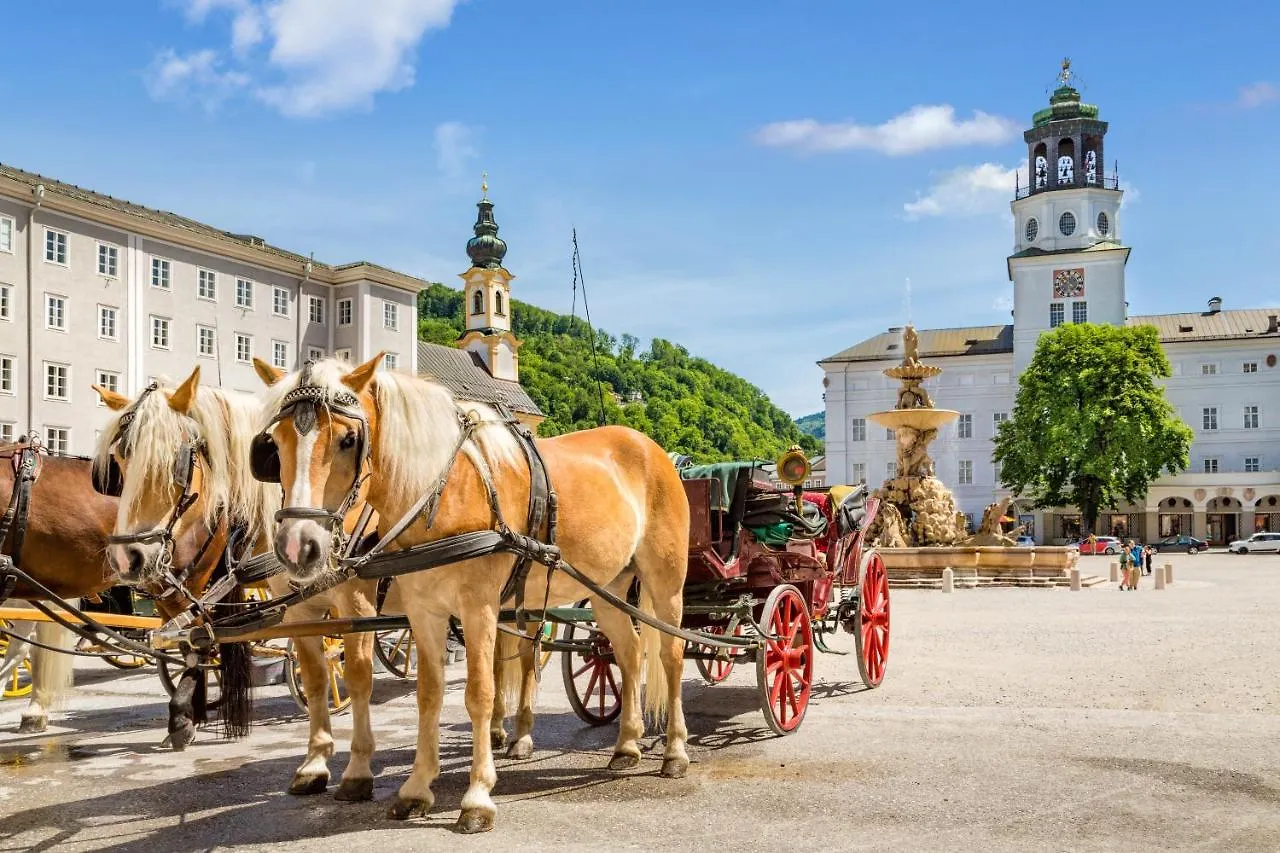 Family Wellhouse Green Garden Direct In Salzburg, Sunny Big Garden, Up To 16 Pax, Bikes For Free, Bbq, Sunbeds, Parking For Free, 15 Min Sound Of Music Austria