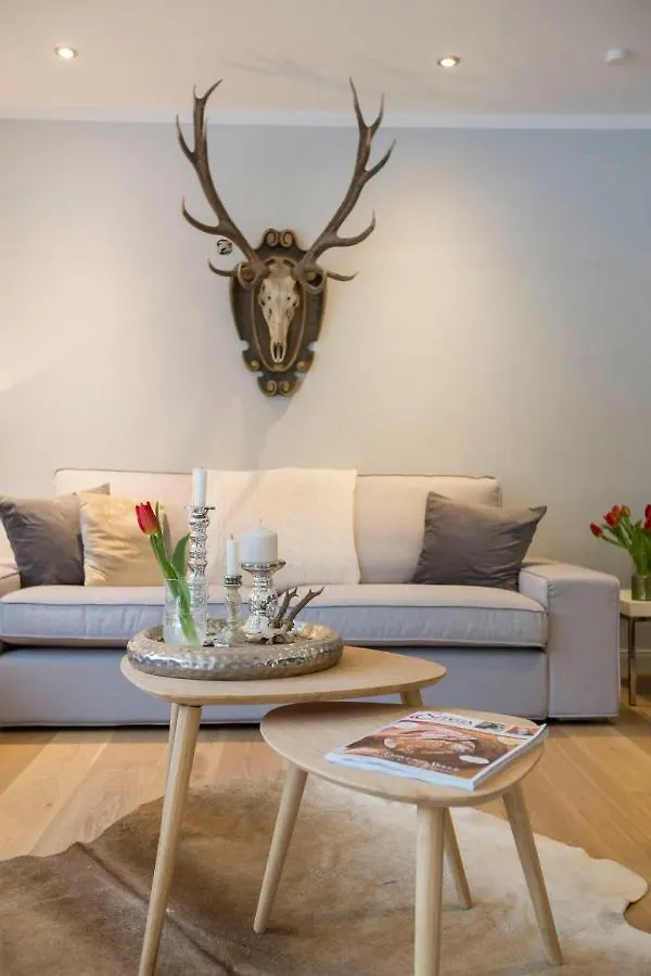 Family Wellhouse Green Garden Direct In Salzburg, Sunny Big Garden, Up To 16 Pax, Bikes For Free, Bbq, Sunbeds, Parking For Free, 15 Min Sound Of Music Villa Salisburgo