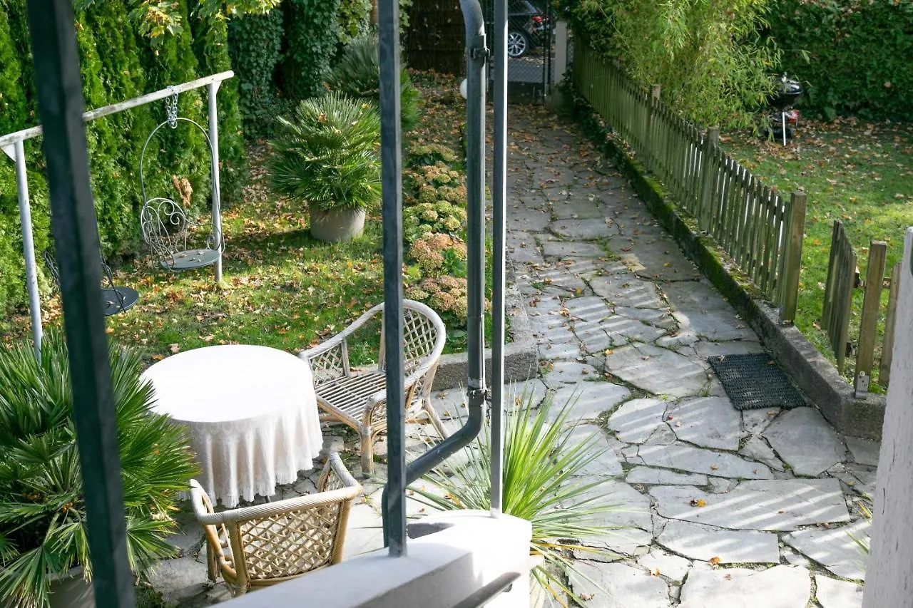 Family Wellhouse Green Garden Direct In Salzburg, Sunny Big Garden, Up To 16 Pax, Bikes For Free, Bbq, Sunbeds, Parking For Free, 15 Min Sound Of Music Salisburgo