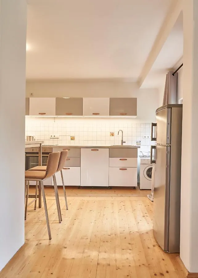 Family Wellhouse Green Garden Direct In Salzburg, Sunny Big Garden, Up To 16 Pax, Bikes For Free, Bbq, Sunbeds, Parking For Free, 15 Min Sound Of Music 0*, Salisburgo