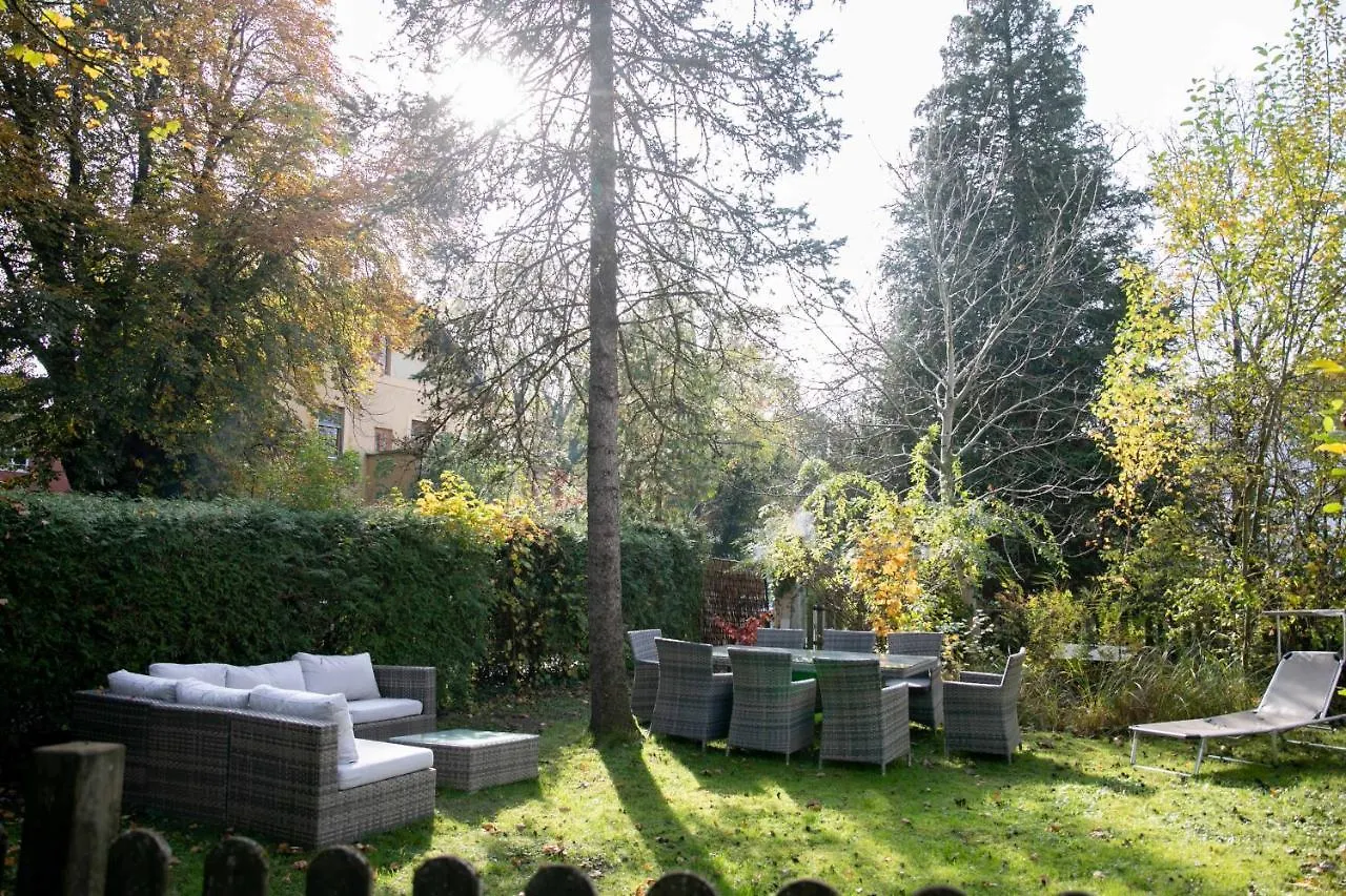 Family Wellhouse Green Garden Direct In Salzburg, Sunny Big Garden, Up To 16 Pax, Bikes For Free, Bbq, Sunbeds, Parking For Free, 15 Min Sound Of Music Villa Salisburgo