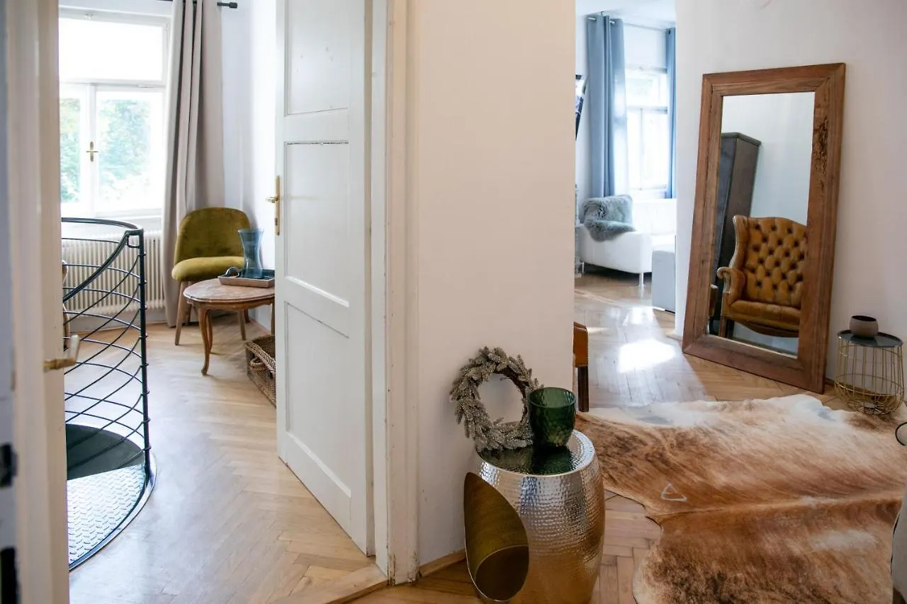 Family Wellhouse Green Garden Direct In Salzburg, Sunny Big Garden, Up To 16 Pax, Bikes For Free, Bbq, Sunbeds, Parking For Free, 15 Min Sound Of Music Villa Salisburgo
